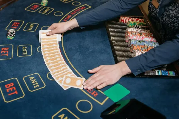 Baccarat en Banque - Actionreiche Baccarat Variante für Casinos