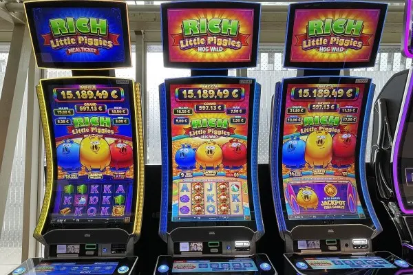 Wilde Karten in Spielautomaten im Casino nutzen, um zu gewinnen